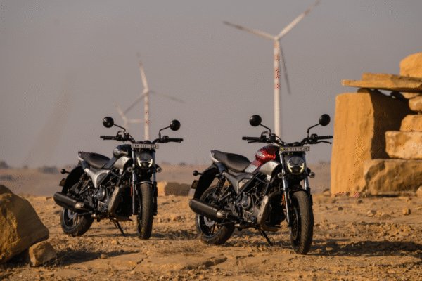 Top 3 Upcoming Bikes in India 2025 – Petrol और Electric Segment में कौन मचाने वाला है धमाल? Hero Mavrick 400 standing on road – powerful cruiser bike with muscular design